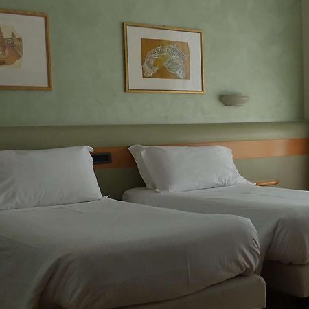 Best Western Hotel Leonardo Da Vinci แอร์บา ภายนอก รูปภาพ