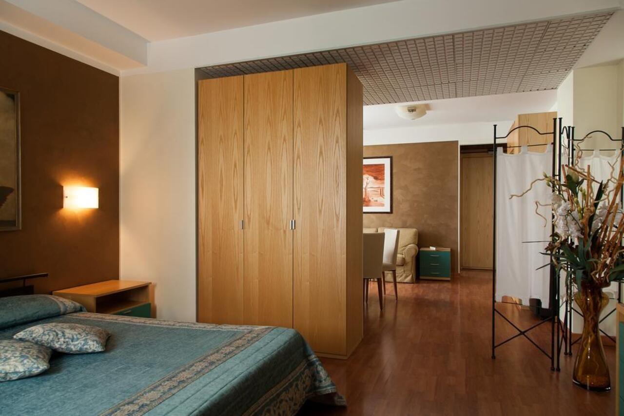 Best Western Hotel Leonardo Da Vinci แอร์บา ภายนอก รูปภาพ