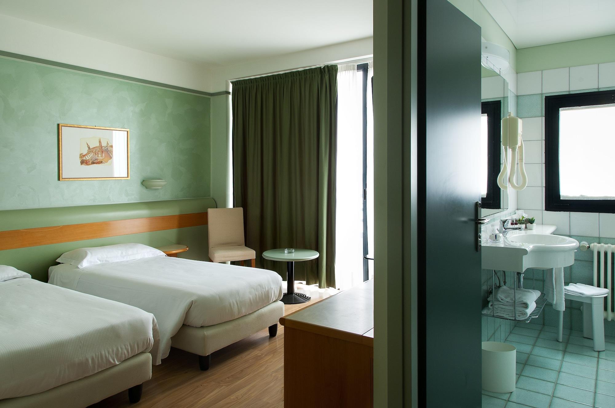 Best Western Hotel Leonardo Da Vinci แอร์บา ภายนอก รูปภาพ