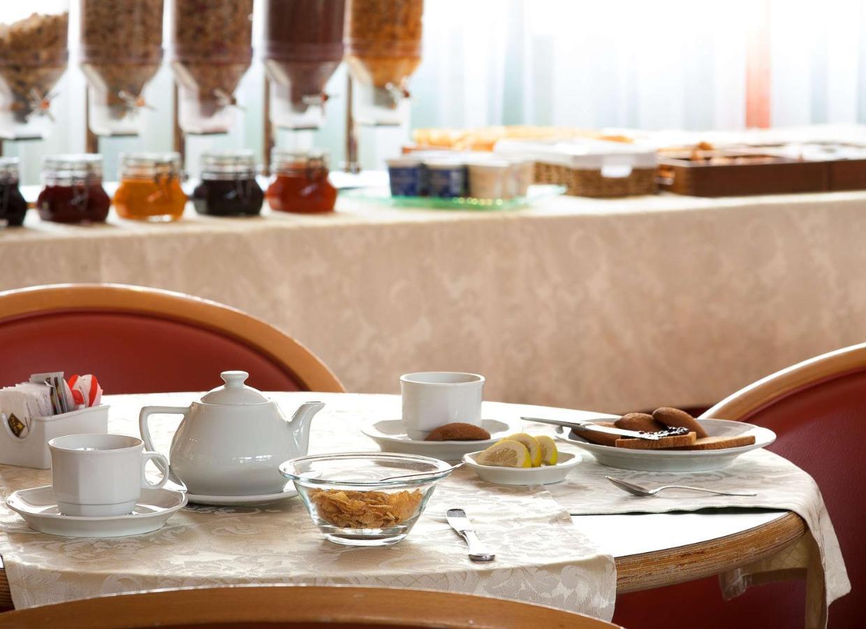 Best Western Hotel Leonardo Da Vinci แอร์บา ภายนอก รูปภาพ