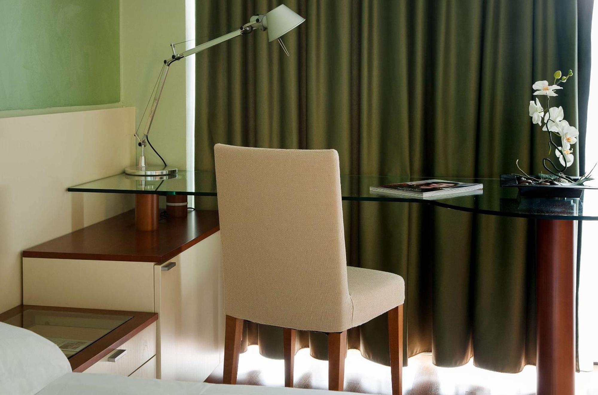 Best Western Hotel Leonardo Da Vinci แอร์บา ภายนอก รูปภาพ