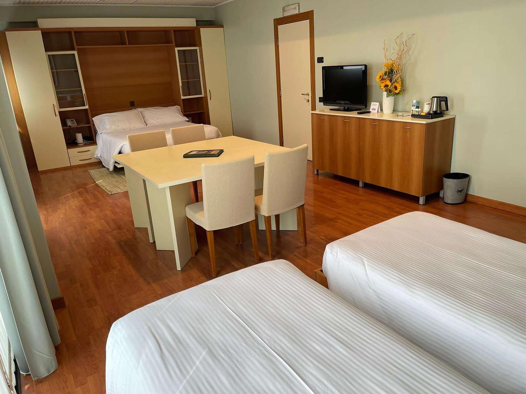 Best Western Hotel Leonardo Da Vinci แอร์บา ภายนอก รูปภาพ